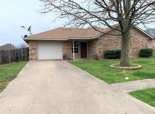 1002 Enlow Cir, Commerce, TX 75428