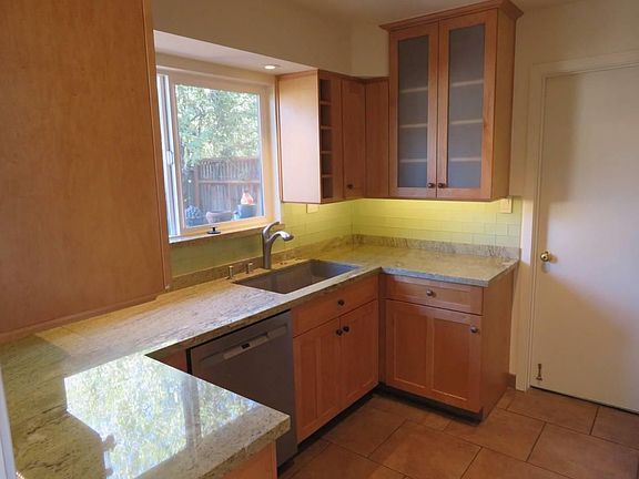 3rd image of 2027 Bobwhite Ln