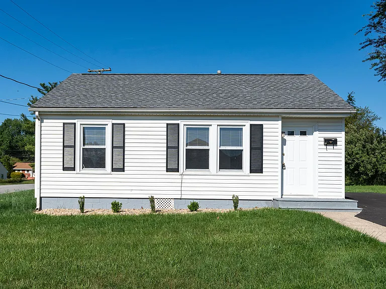 144 River Rd — Photo 1