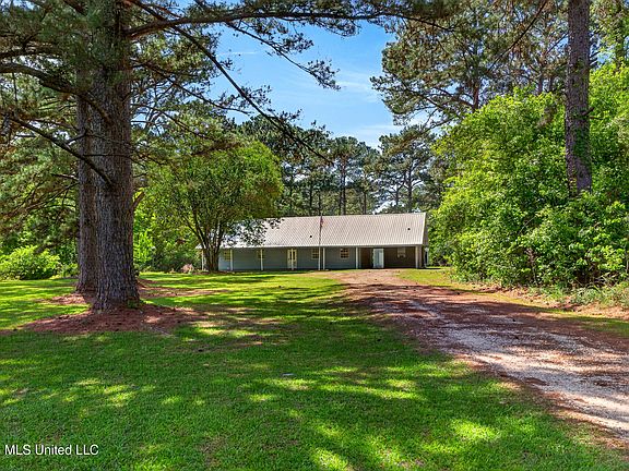 3rd image of 43 Alan Rd