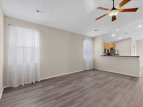 5th image of 1721 Terra De Sol Dr SE