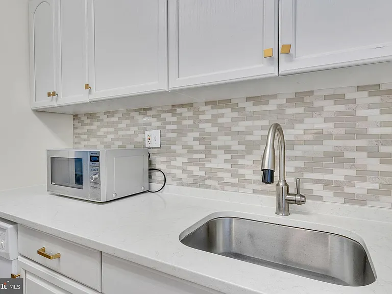 220 N Thomas St #3 — Photo 12