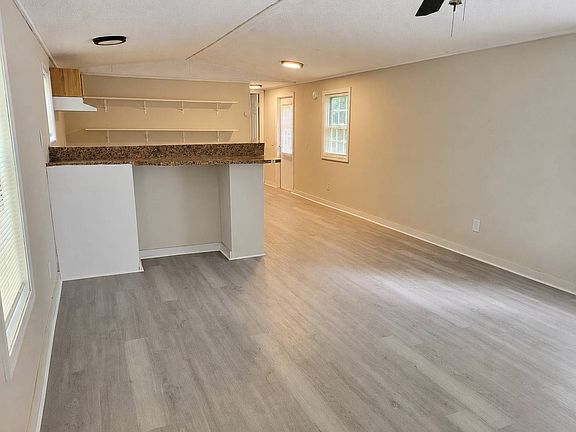 3rd image of 2099 Oak Hill Dr #20