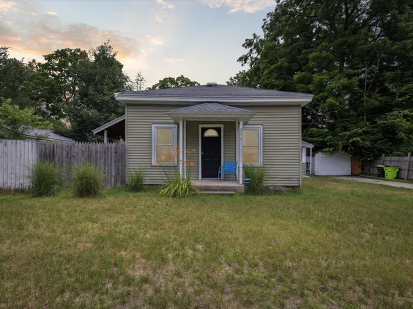 210 E Grant St, Greenville, MI 48838