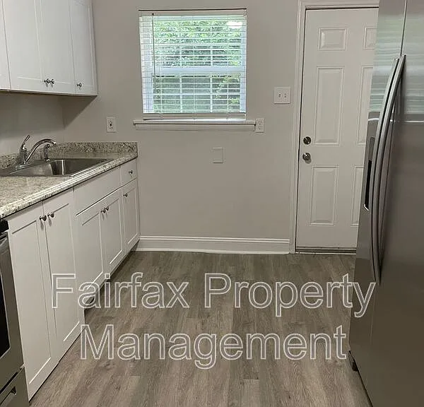 1120 Elmo St #B — Photo 9