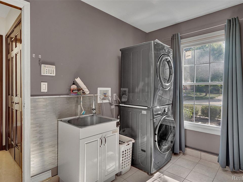 54359 Algonquin Dr, photo 24