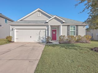 423 War Admiral Ln, Moncks Corner, SC 29461