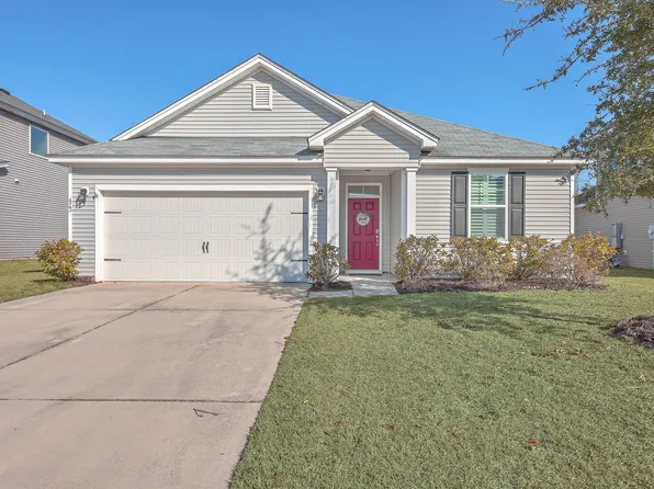423 War Admiral Ln, Moncks Corner, SC 29461