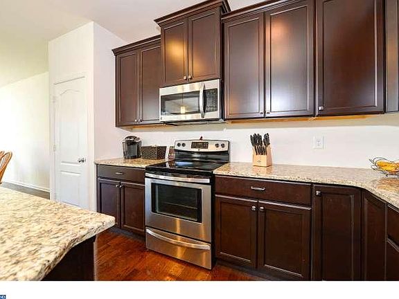 4th image of 2214 S Okeeffe Ln