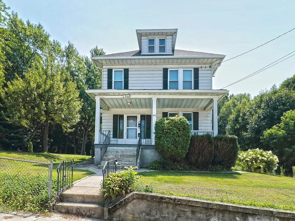 106 Myrtle Ave #1
