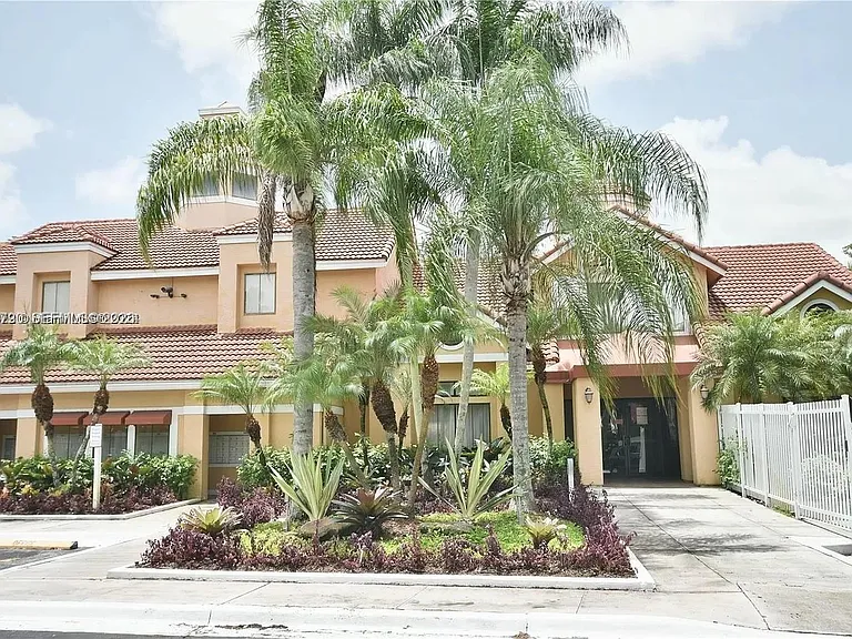 15581 SW 104th Ter #222 — Photo 1