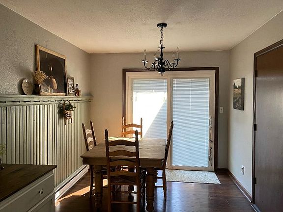 3rd image of 1406 Glen Haven Dr