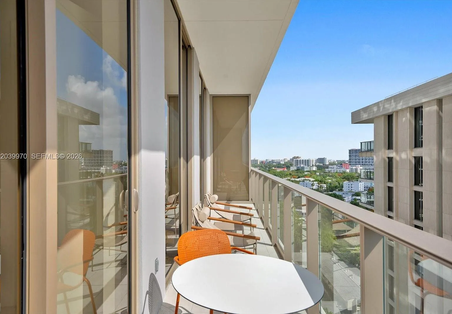 2 bed, 2.5 bath, 886 sqft, $12,000 — Photo 4
