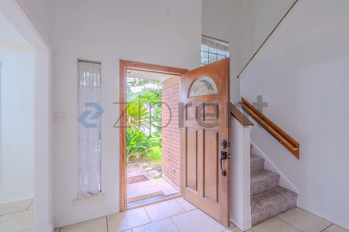 3 bed, 2.5 bath, 1548 sqft, $1,805 — Photo 3