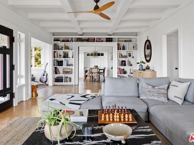 2013 Glencoe Way, Los Angeles, CA, 90068