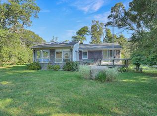 22 Oklahoma Ave, Tisbury, MA 02568