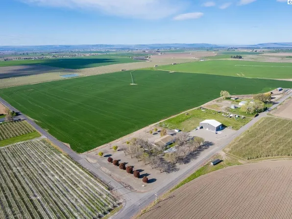 Nka Dogwood, Pasco, WA 99301