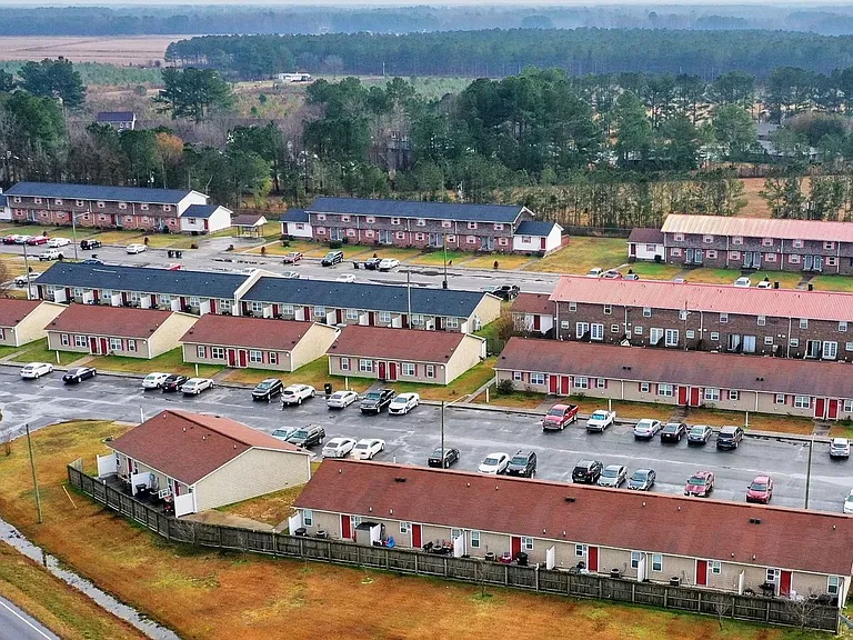Lord Duplin Apartments — Photo 9