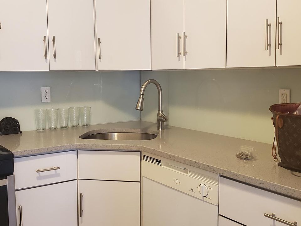 2nd image of 141-40 Pershing Cres #2