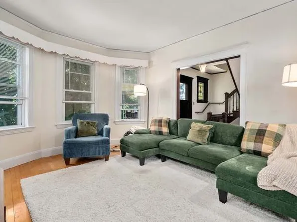 124 Brooks St Floor 2, Brighton, MA 02135