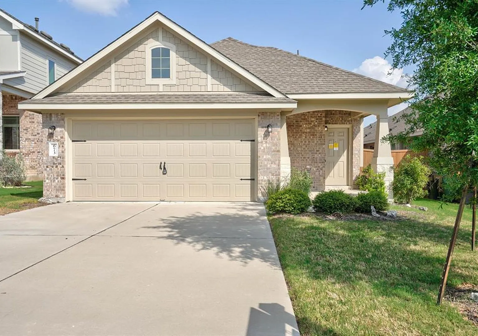 Beautiful 3BR/2BA Home with Island Kitchen & Private Backyard! — Photo 1