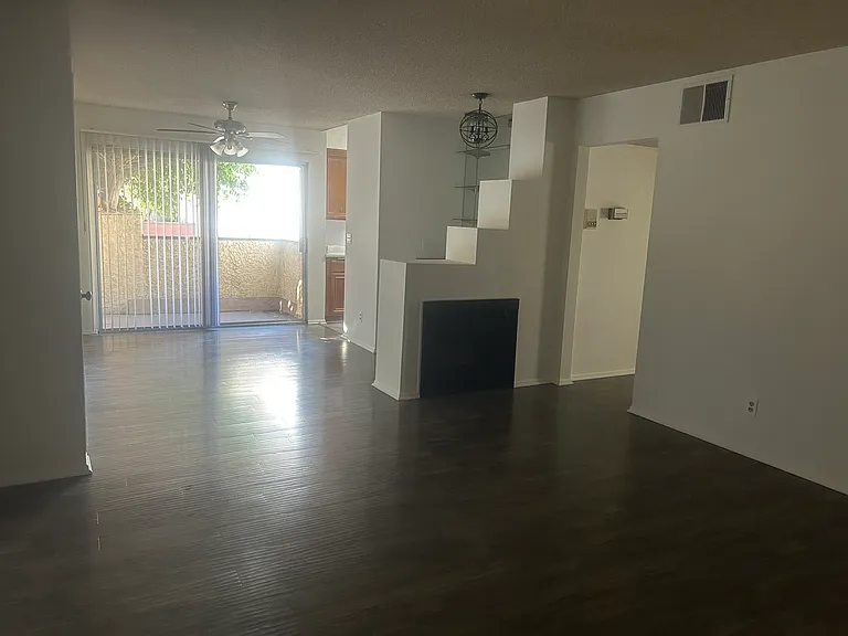 12701 Moorpark St #107 — Photo 11