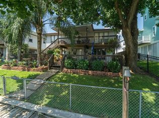 15 S Curlew St, La Marque, TX 77568