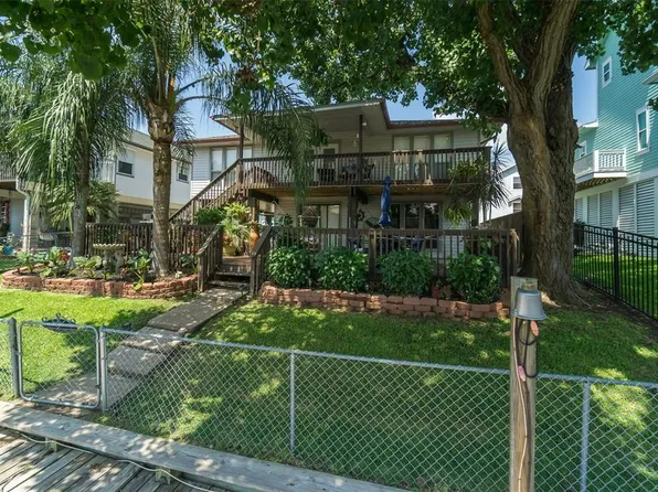 15 S Curlew St, La Marque, TX 77568