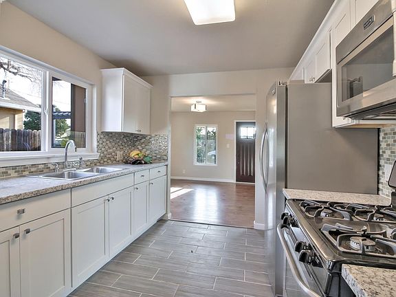 4th image of 152 Sunnyslope Ave