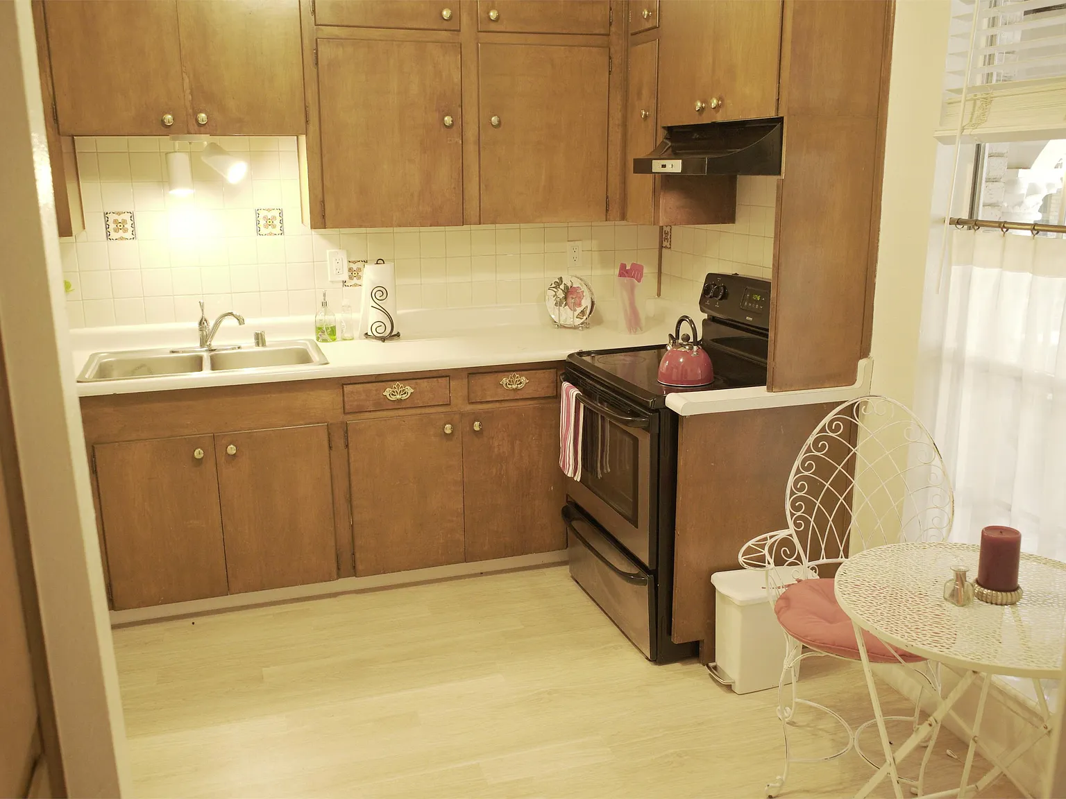 La Mariposa Apartments — Photo 2