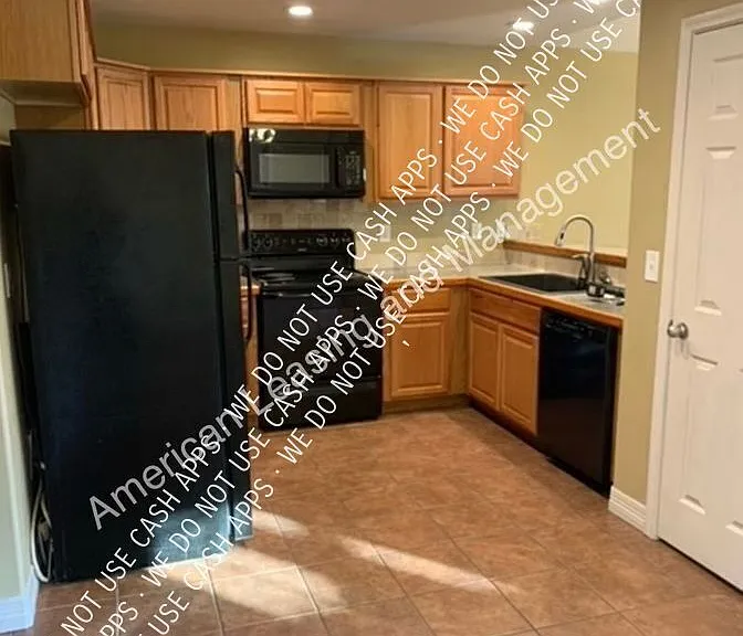 800 Treadwell Ave — Photo 5