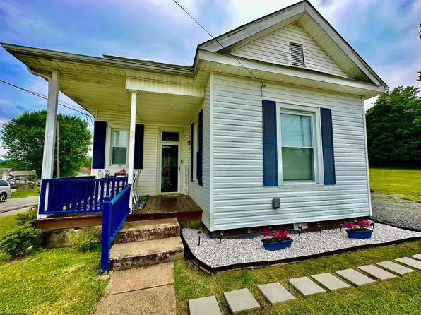 301 Lyndon St, Lumberport, WV 26386