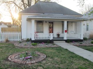 207 S Elm St, Iola, KS 66749