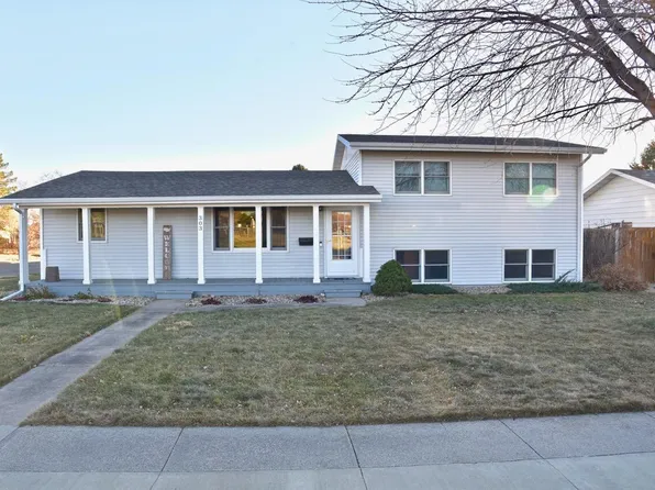 303 W 4th St, Pierre, SD 57501