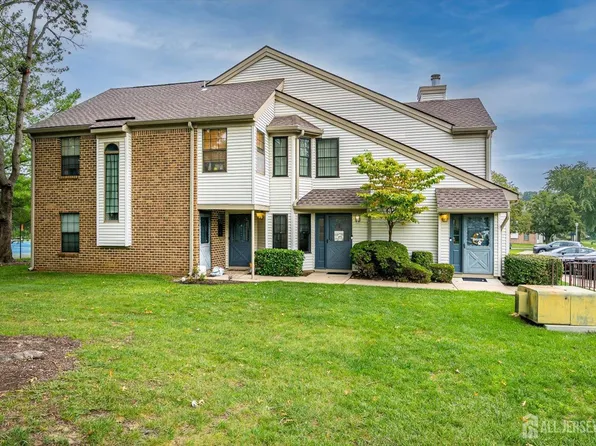 1801 Bayhead Dr, Parlin, NJ 08859