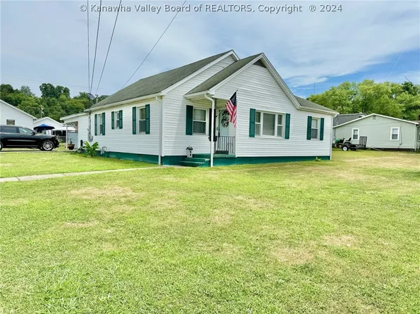 350 3rd Ave, Ripley, WV 25271