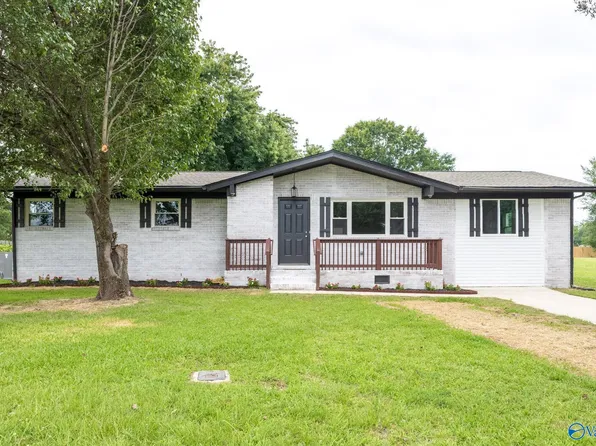 1305 Stage Rd, Hartselle, AL 35640