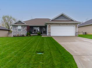 1802 E Maricopa Ave, Ozark, MO 65721