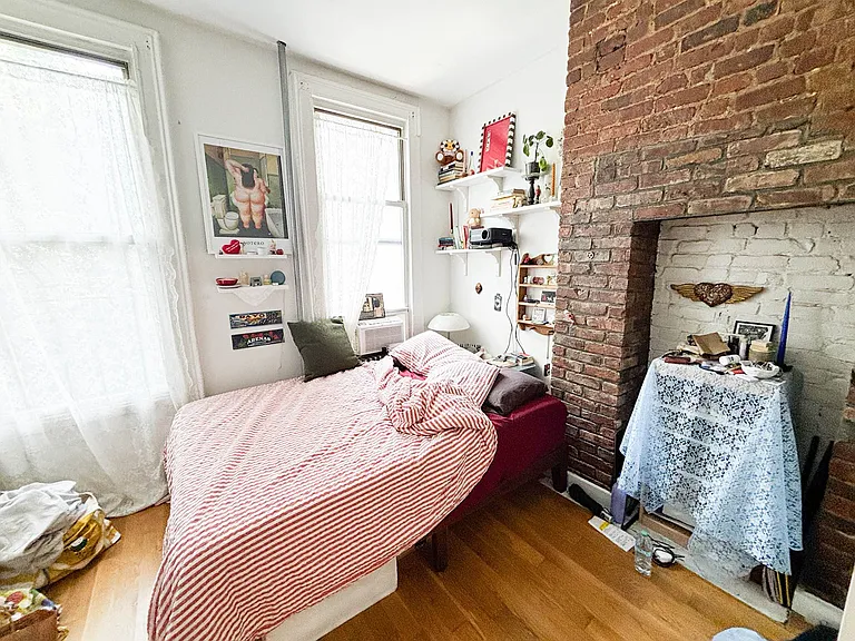 106 Huron St #2R — Photo 5