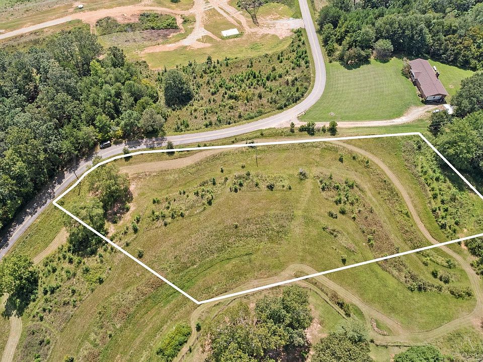 2nd image of 619 Amberwood Rd Lot A-2