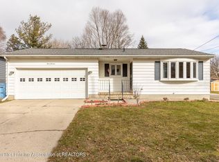 6015 Annapolis Dr, Lansing, MI 48911