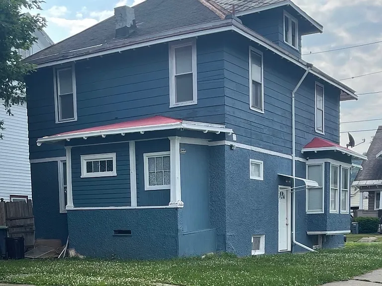 1934 Butterfield Ave — Photo 2