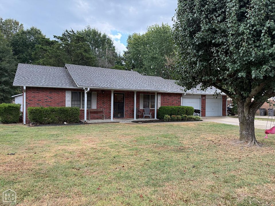 1st image of 1407 Daniel Dr