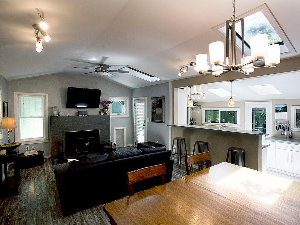 Updated Open Floor Plan, Living and Dining