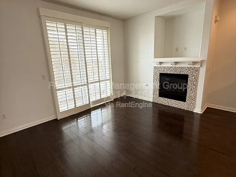 815 Harbor Cliff Way #244 — Photo 5