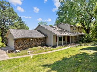 923 Smith Dr, Harrison, AR 72601