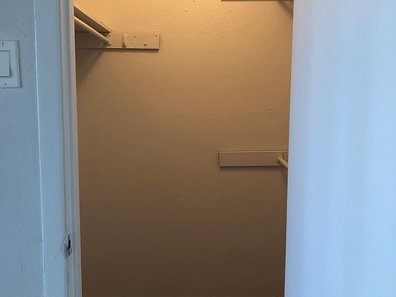 5th image of 2315 Fair Oaks Dr APT 1098