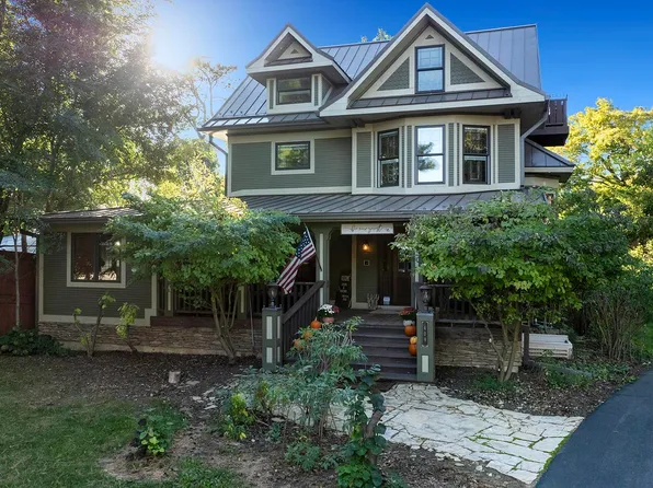 409 N State St, Franklin Grove, IL 61031