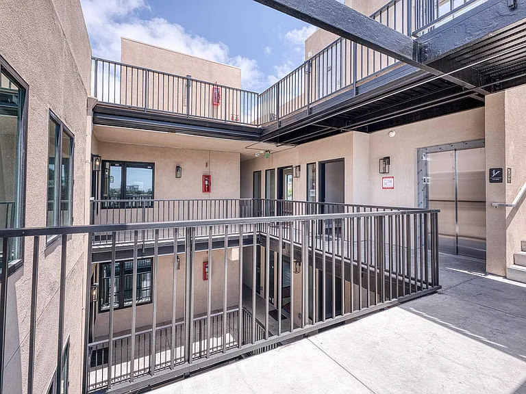 4202 Telegraph Ave #203 — Photo 22