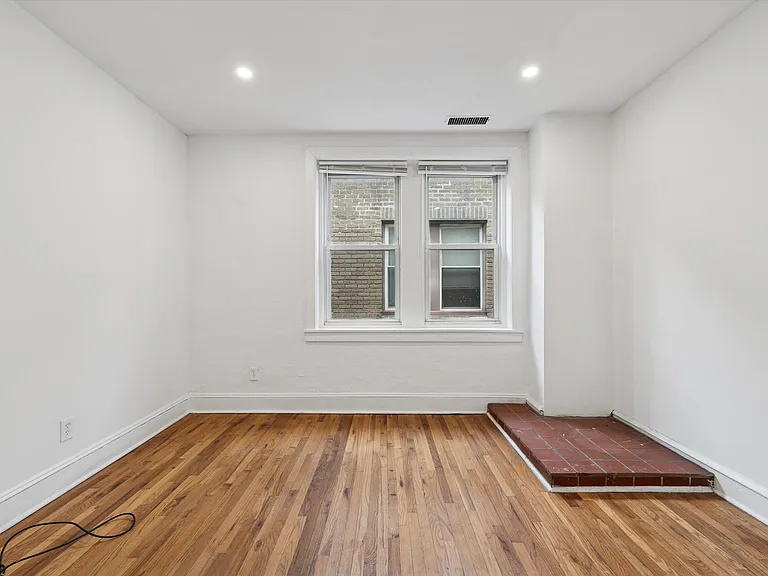 334-38 Lombard St #215 — Photo 12